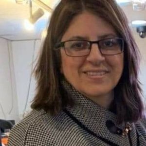 Meet your Posher, Adela